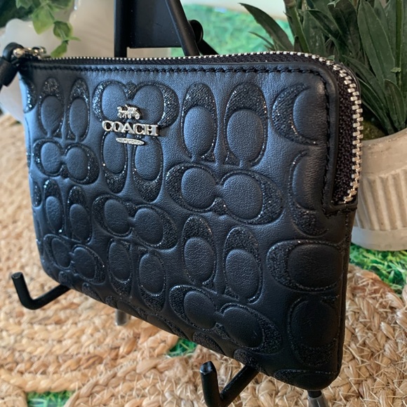 Coach, Horse and carriage Glitter Wristlet, NWT - Picture 4 of 15